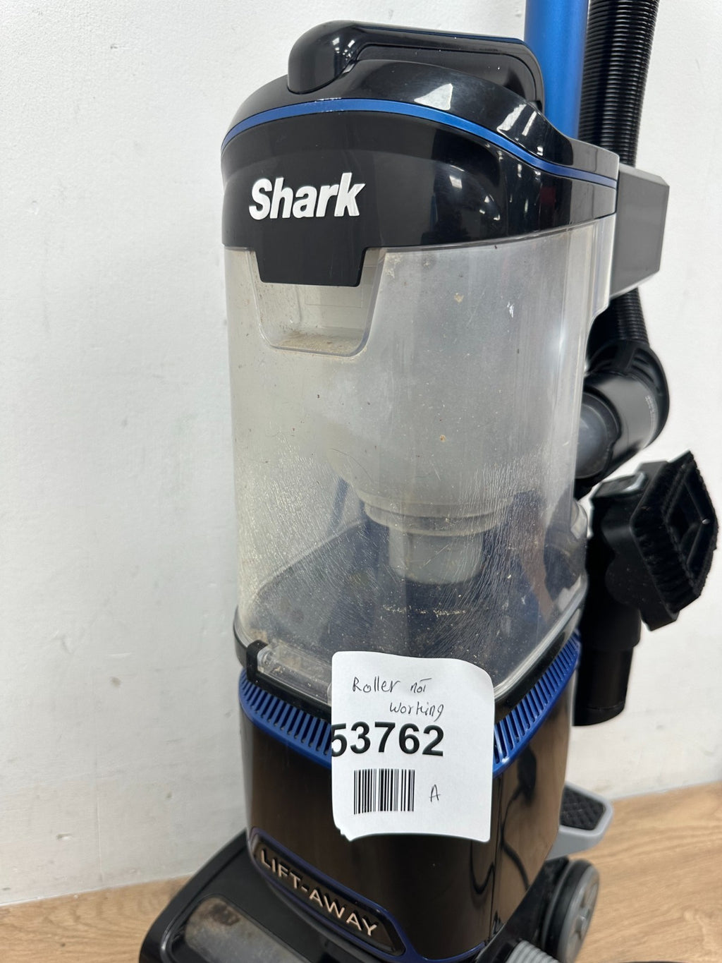 Shark NV602UK Lift-Away Upright Vacuum Cleaner - Black/Blue