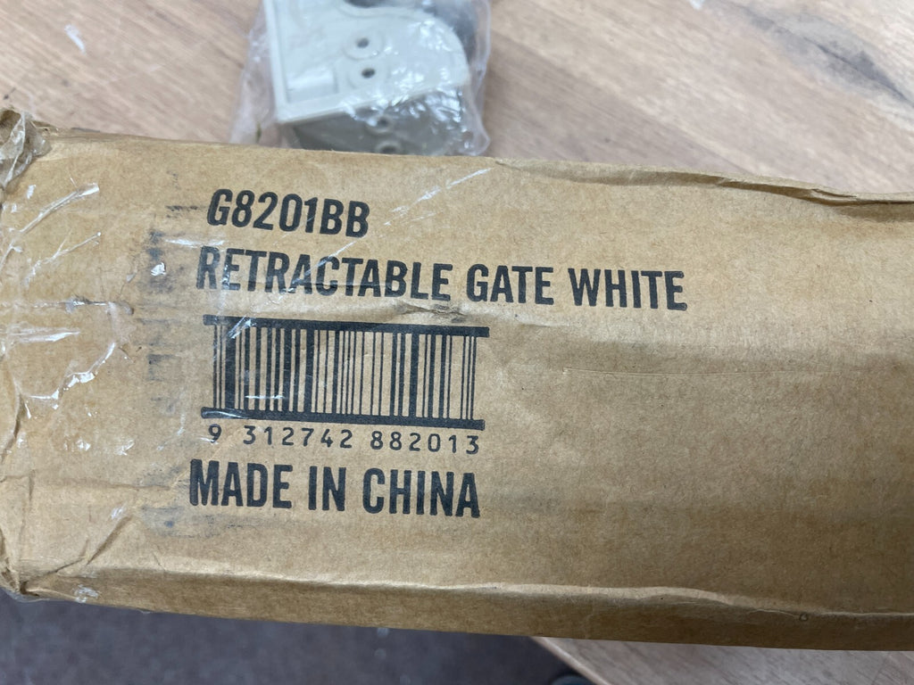 Dream baby retractable gate white G8201BB - Read Description