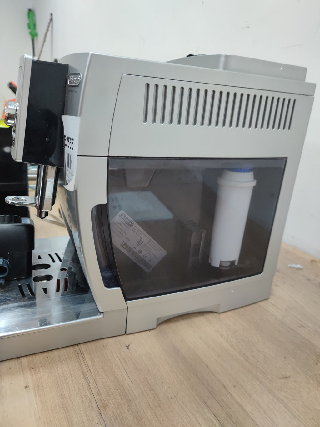 DeLonghi Bean to Cup Coffee Machine - Silver