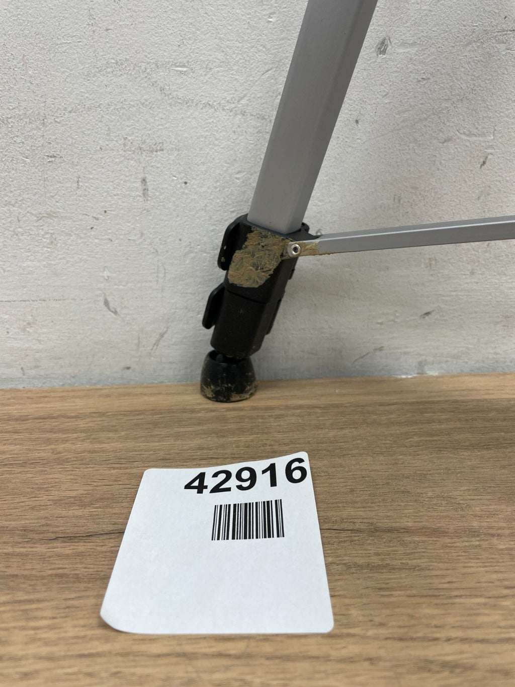 AmazonBasics Lightweight Tripod
