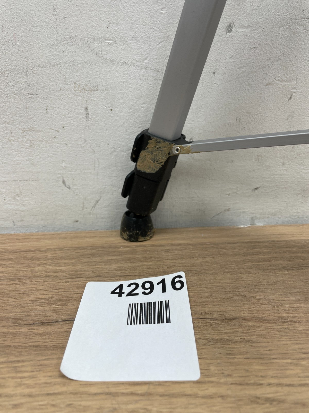 AmazonBasics Lightweight Tripod