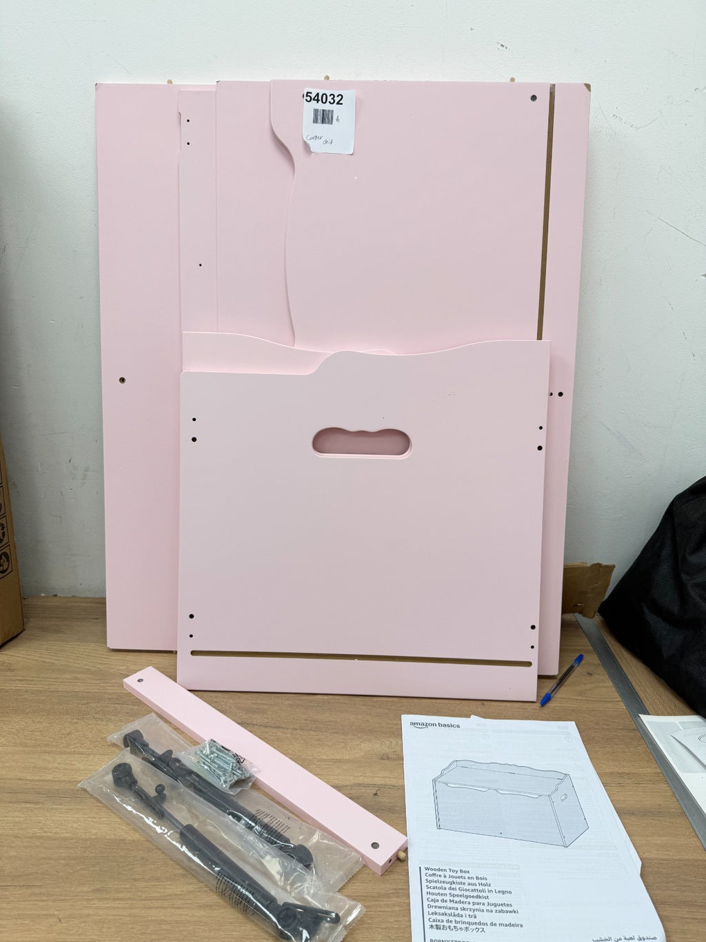 Amazon Basics Wooden Toy Box, Pink, 76.2 x 40.64 x 46.99 cm