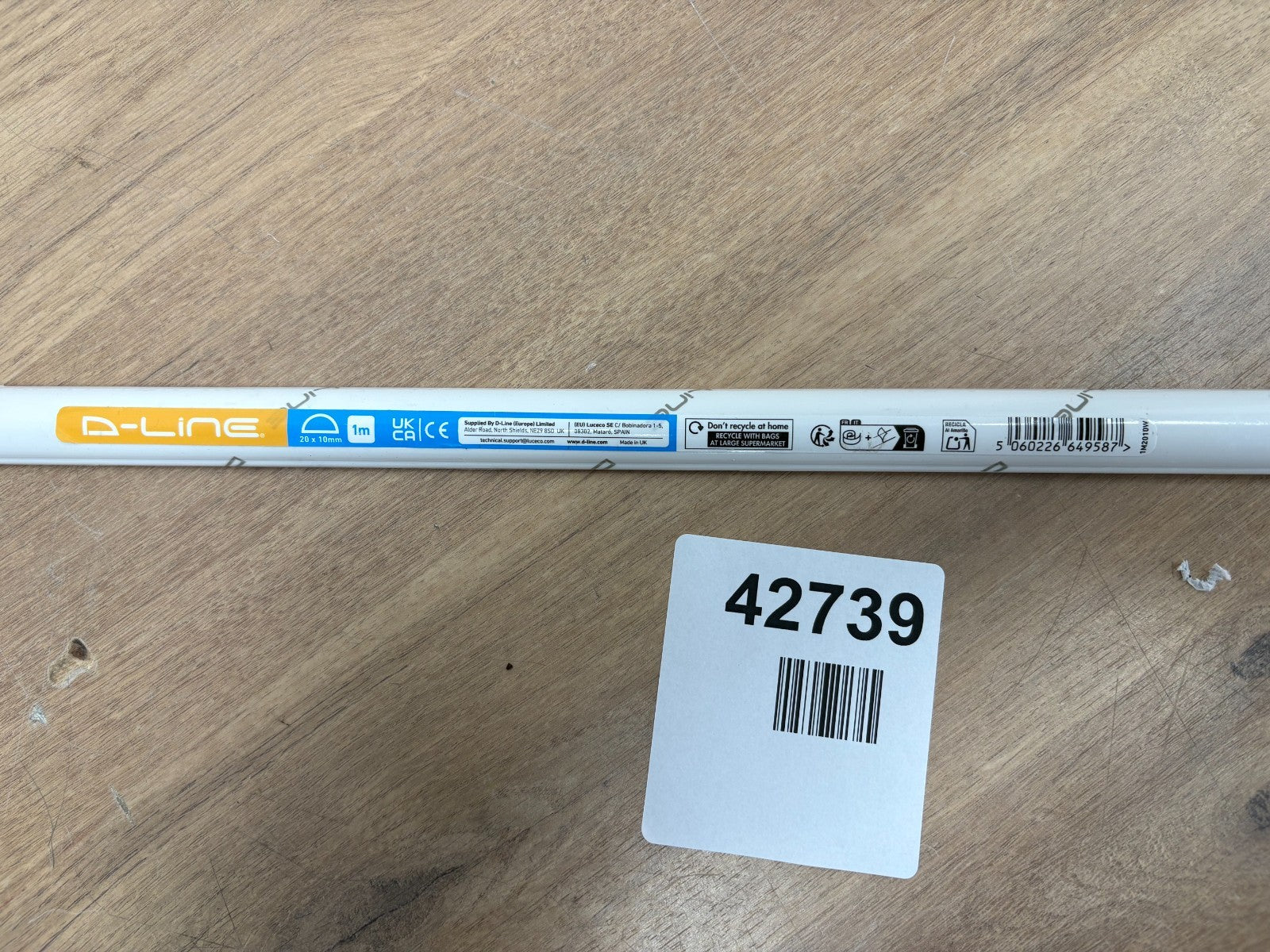 D-Line 1m White Electrical Wire Ducts 20x10mm 1M