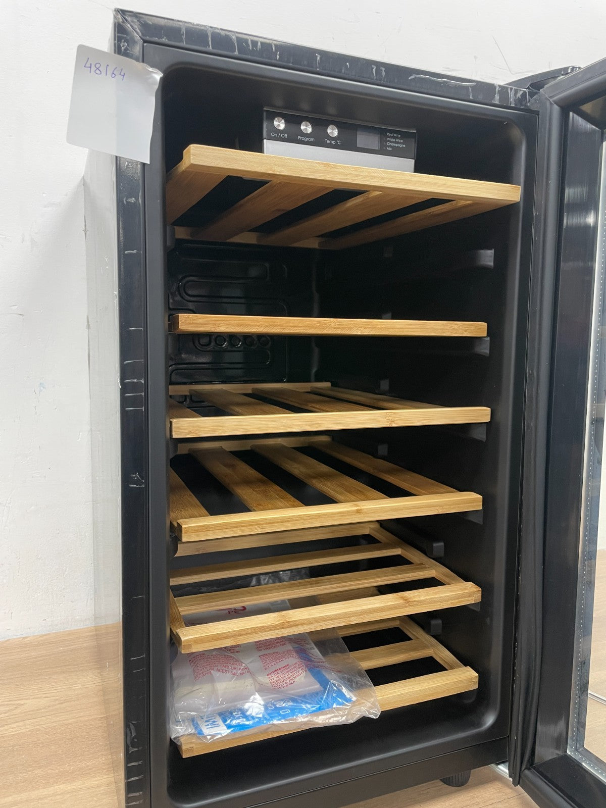 CANDY CWC021MKN - 21 Bottle Wine Cooler - Freestanding