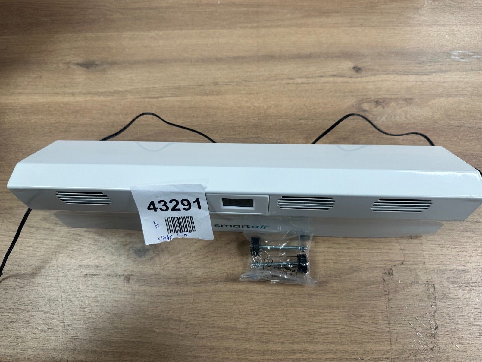 SmartAir BOOST Radiator Fan In White - SY-TV05- Slight dent