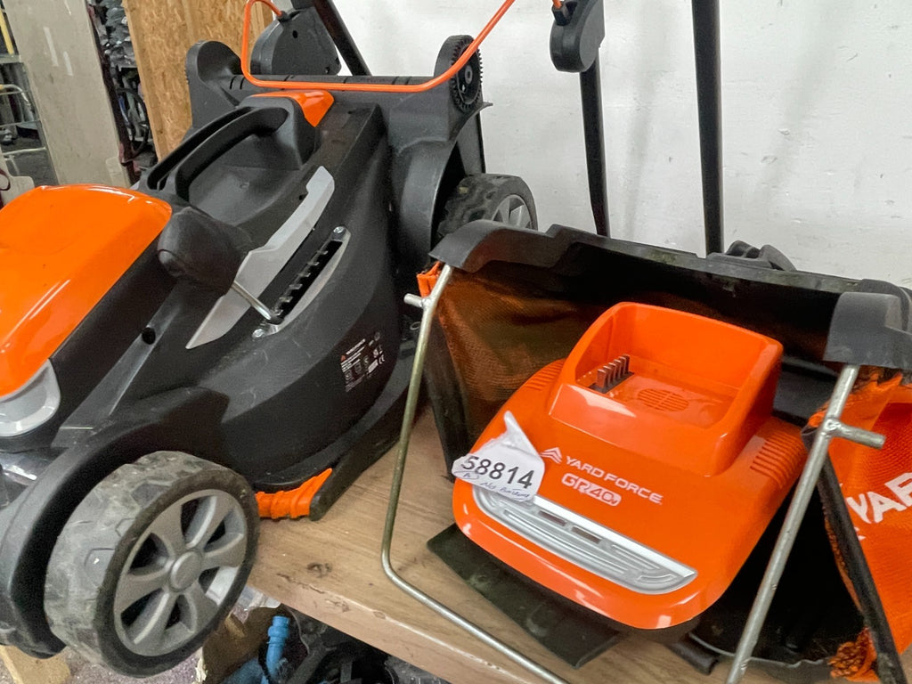 Yard force 40v cordless lawnmower battery quick charger LM G34A- No battery — Used (photo 2)