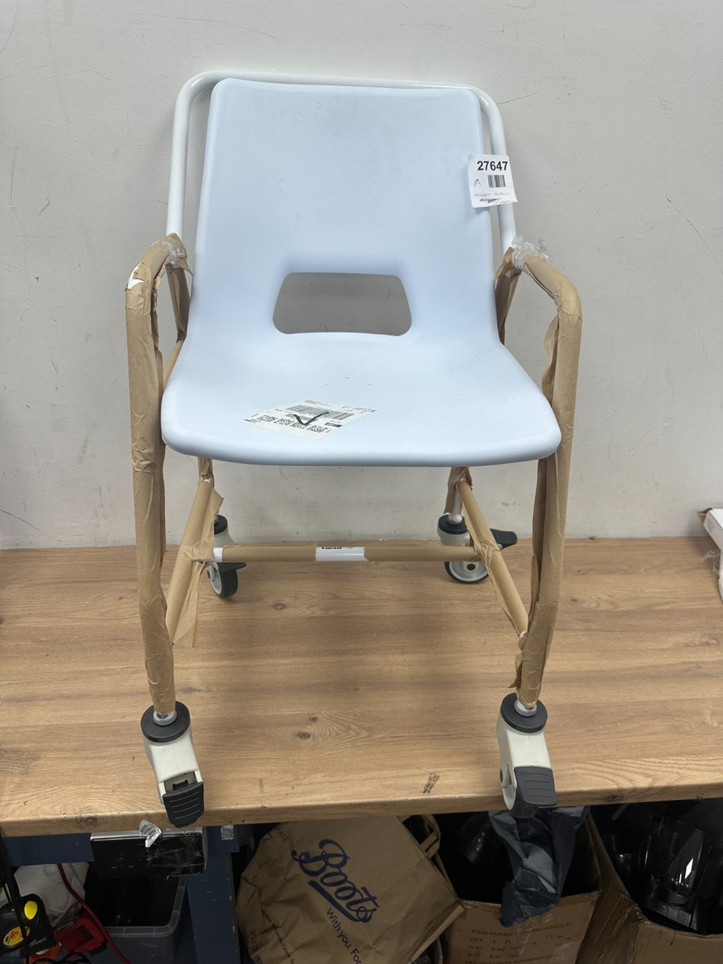 Aidapt Hythe Mobile Shower Chair with Castors - VB648