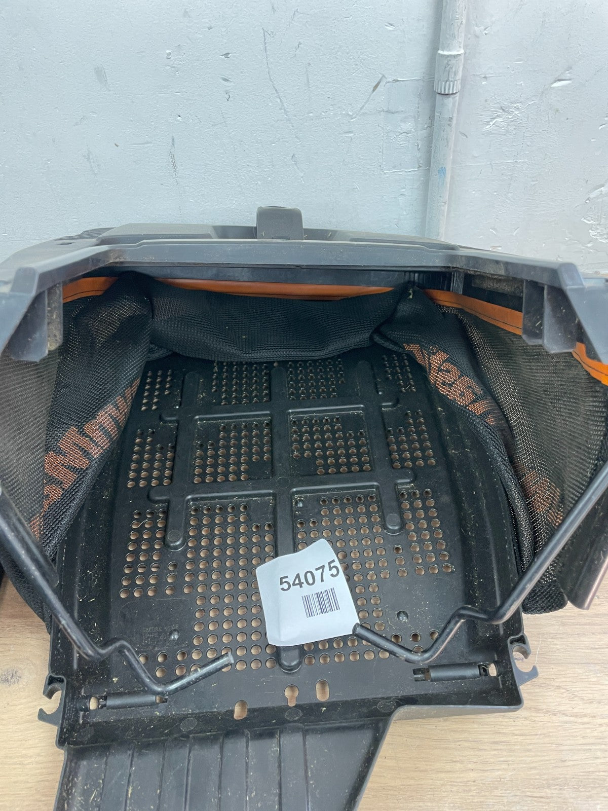 Redi-Bag™ Grass Box for 32cm Electric Lawn Mower M2EB1232M-01 — Used (photo 4)