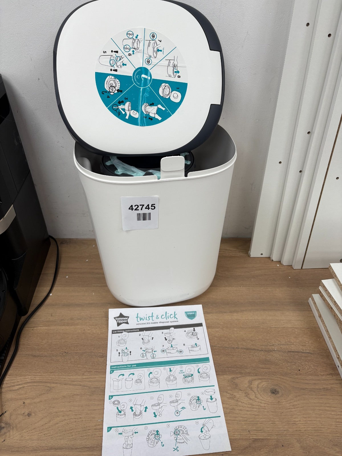 Tommee Tippee Twist and Click Advanced Nappy Disposal Bin