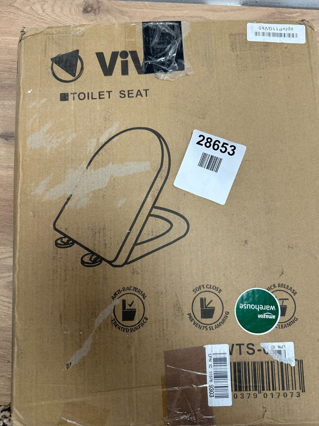 Vivo Soft Close Toilet Seat - Scratched