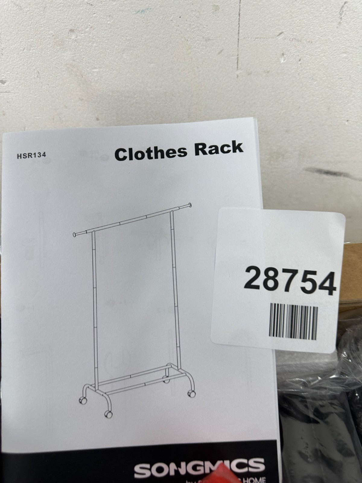 SONGMICS Clothes Rack with Extendable Rail and Wheels