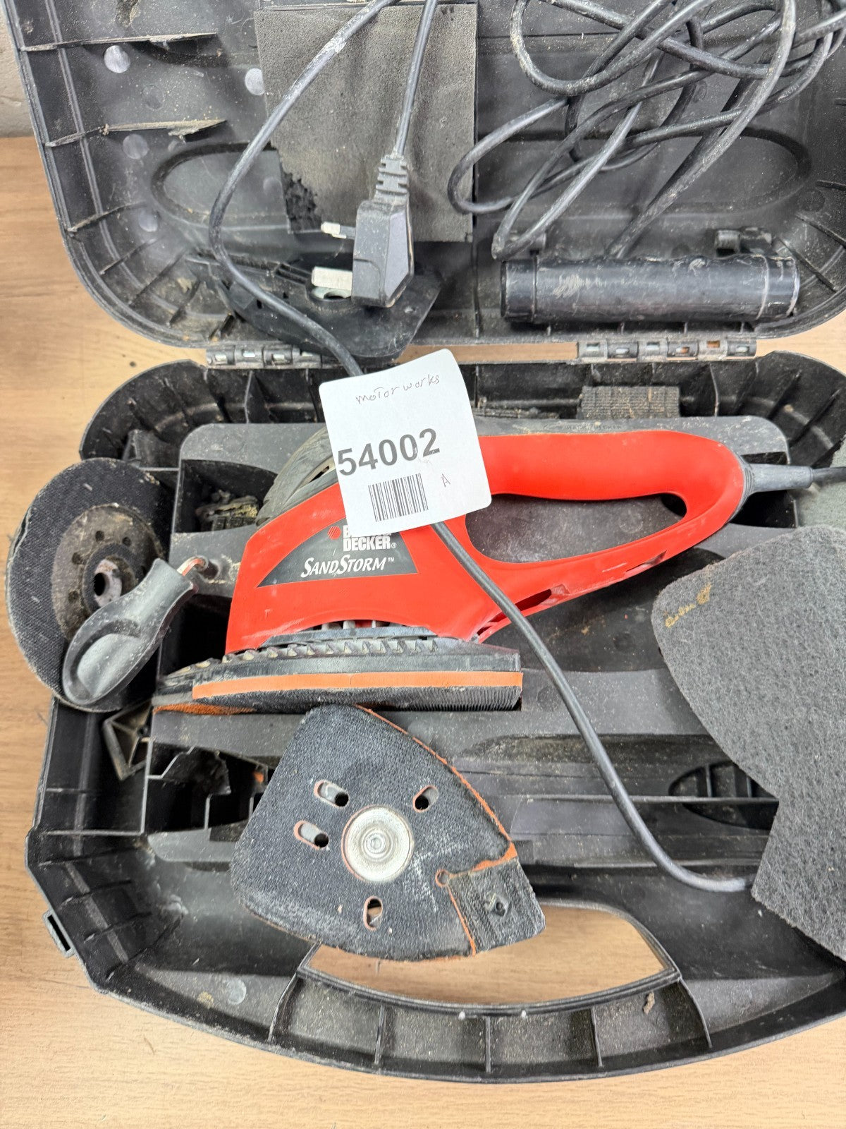 Black & Decker Sandstorm Detail Sander KA250 - Case & Accessories