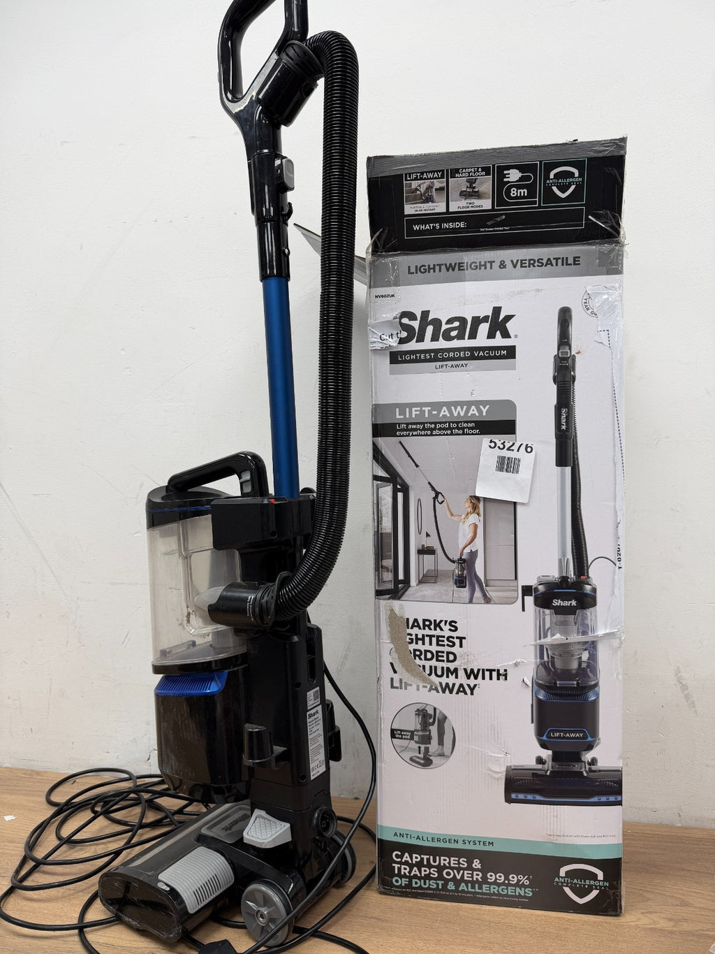 Shark NV602UK Lift-Away Upright Vacuum Cleaner - Black/Blue