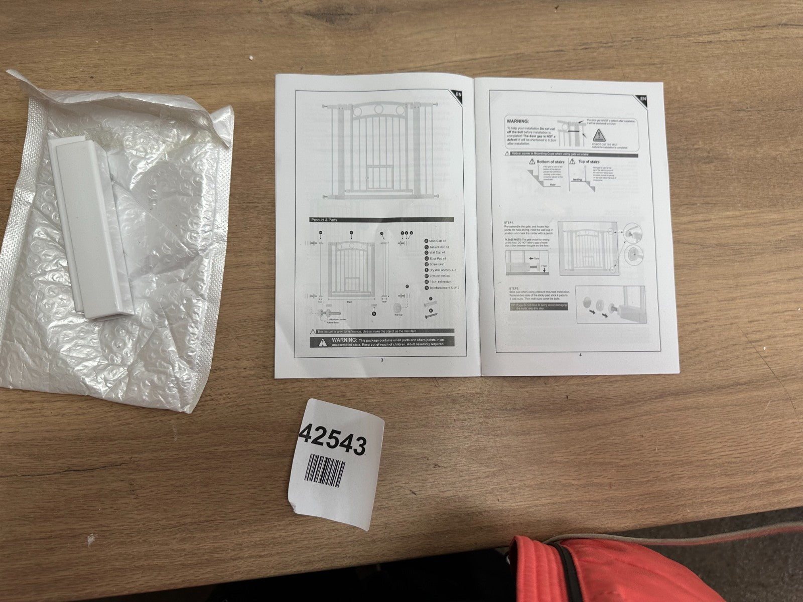 Pawhut 006-242V12WT stair gate