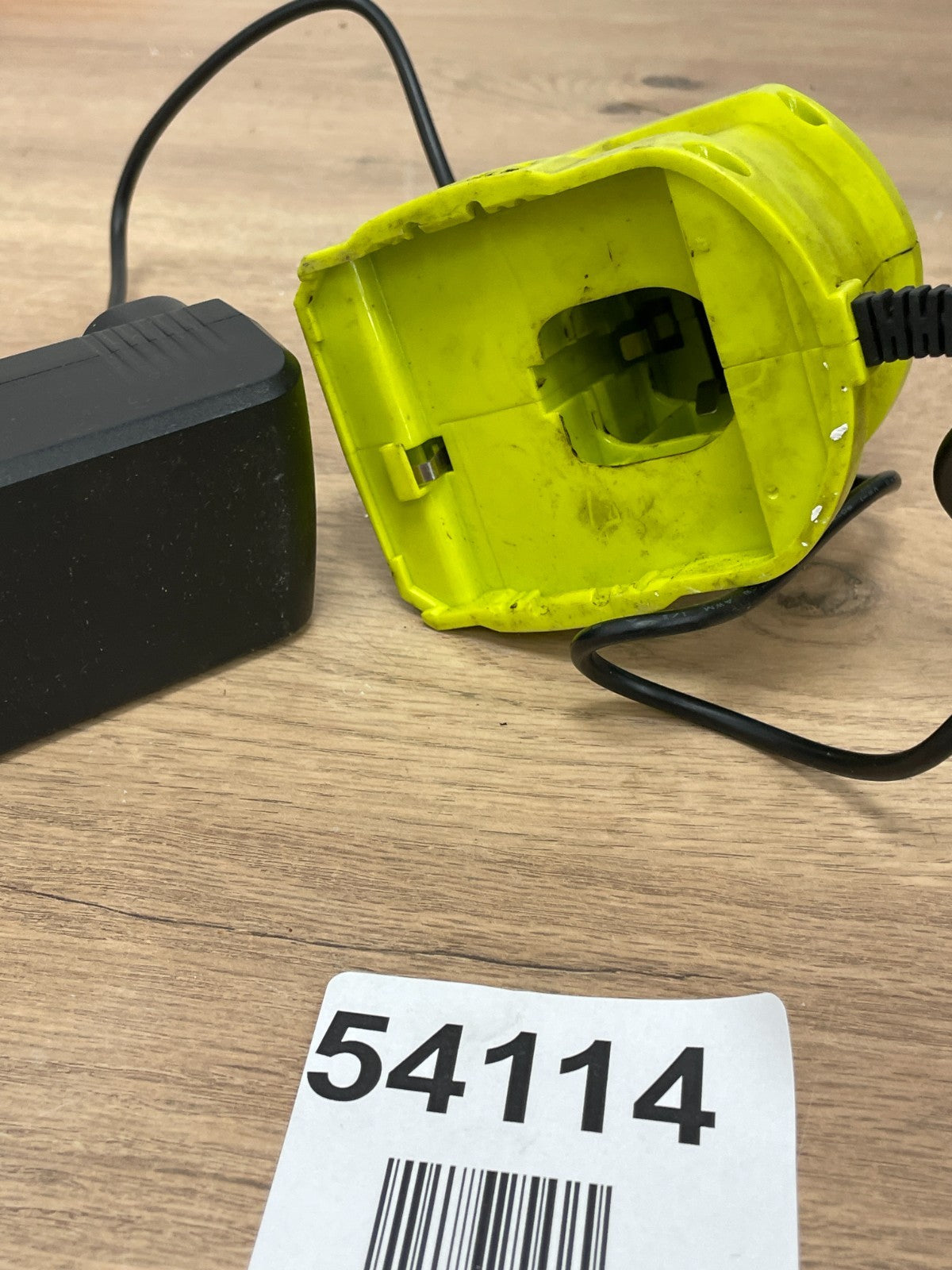 Ryobi Fast Battery Charger RC18115 — Used (photo 4)