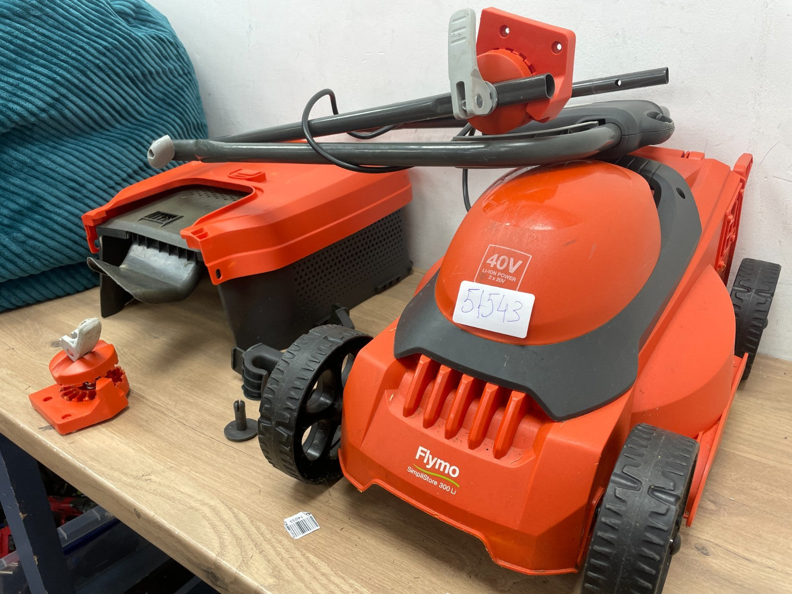 Flymo SimpliStore 300 Li Cordless Lawnmower - BARETOOL — Used (photo 7)