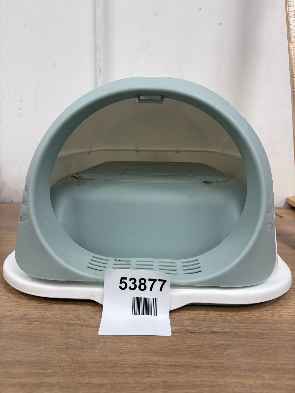cat litter box