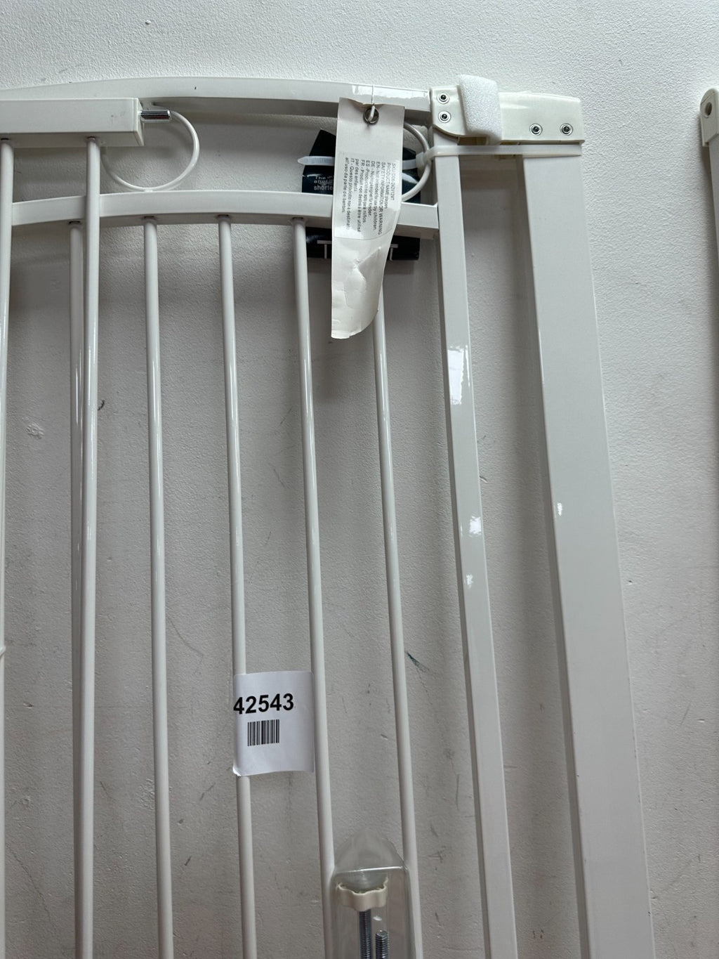Pawhut 006-242V12WT stair gate