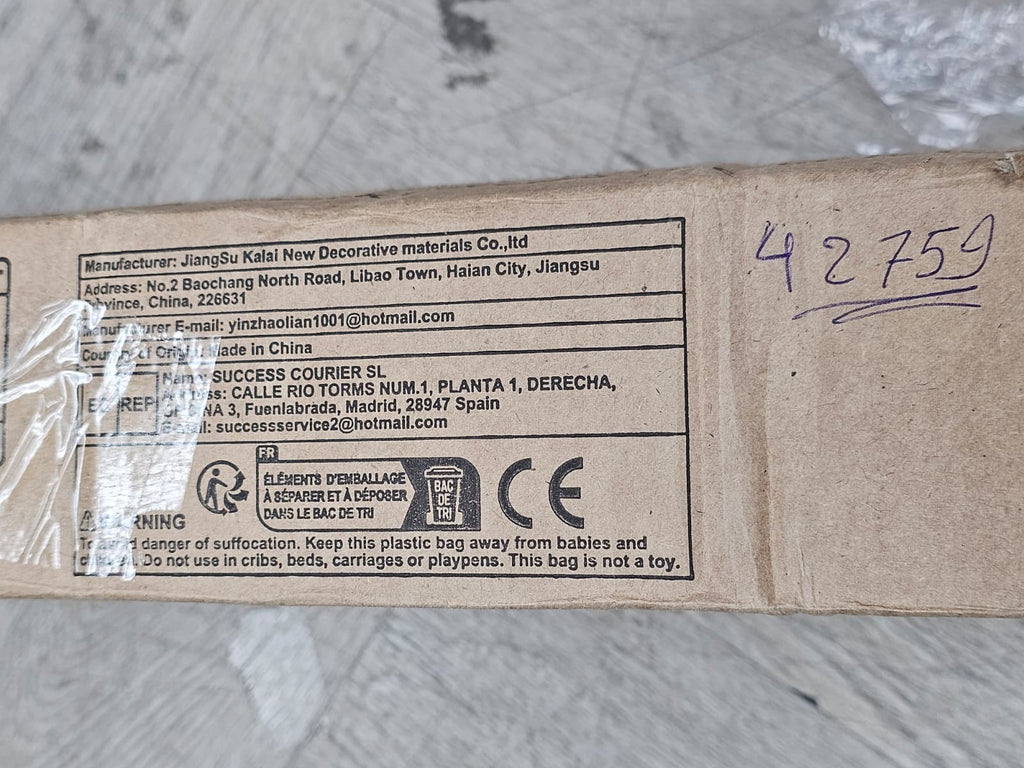 FLOREXP self-adhesive vinyl flooring 54 square feet 36 planks — New (other) (photo 4)