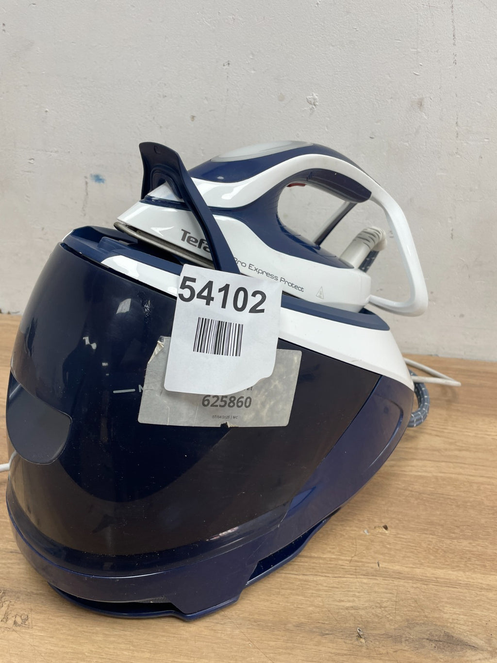 Tefal GV9221 Steam Generator Iron — Used (photo 3)