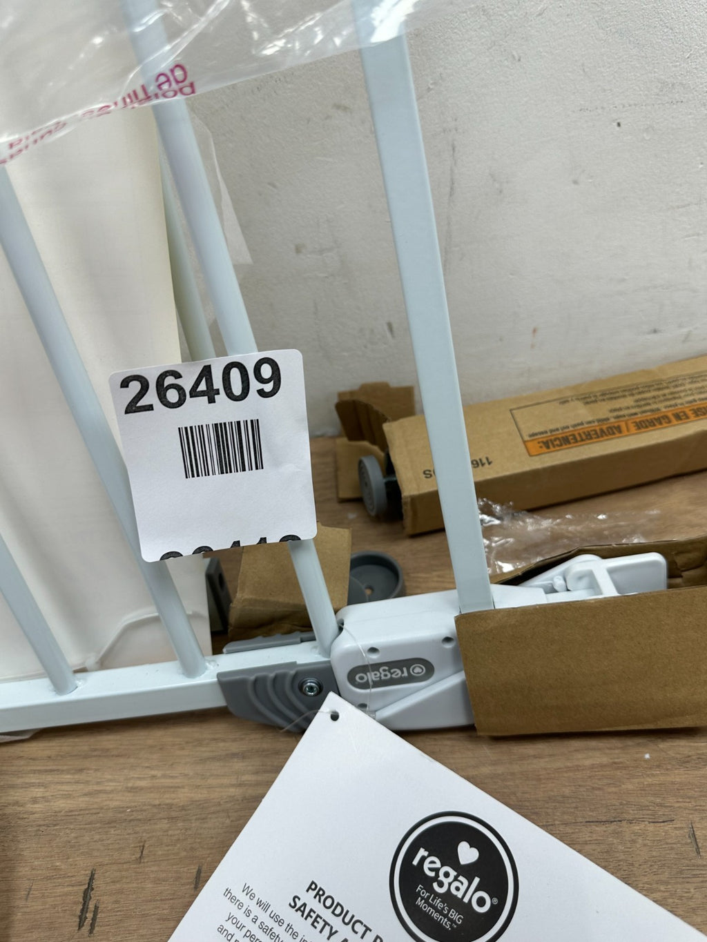 Regalo Baby stair gate/ door Gate 29–37.5" Wide White