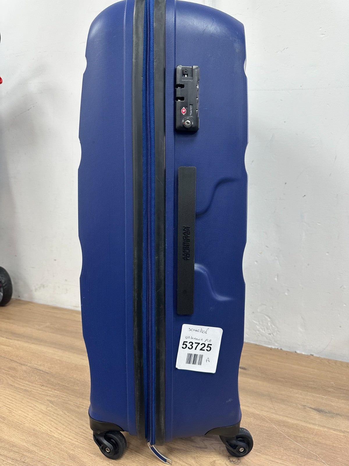 American Tourister- Spinner, Cabin Luggage- Scratched and unknown pin