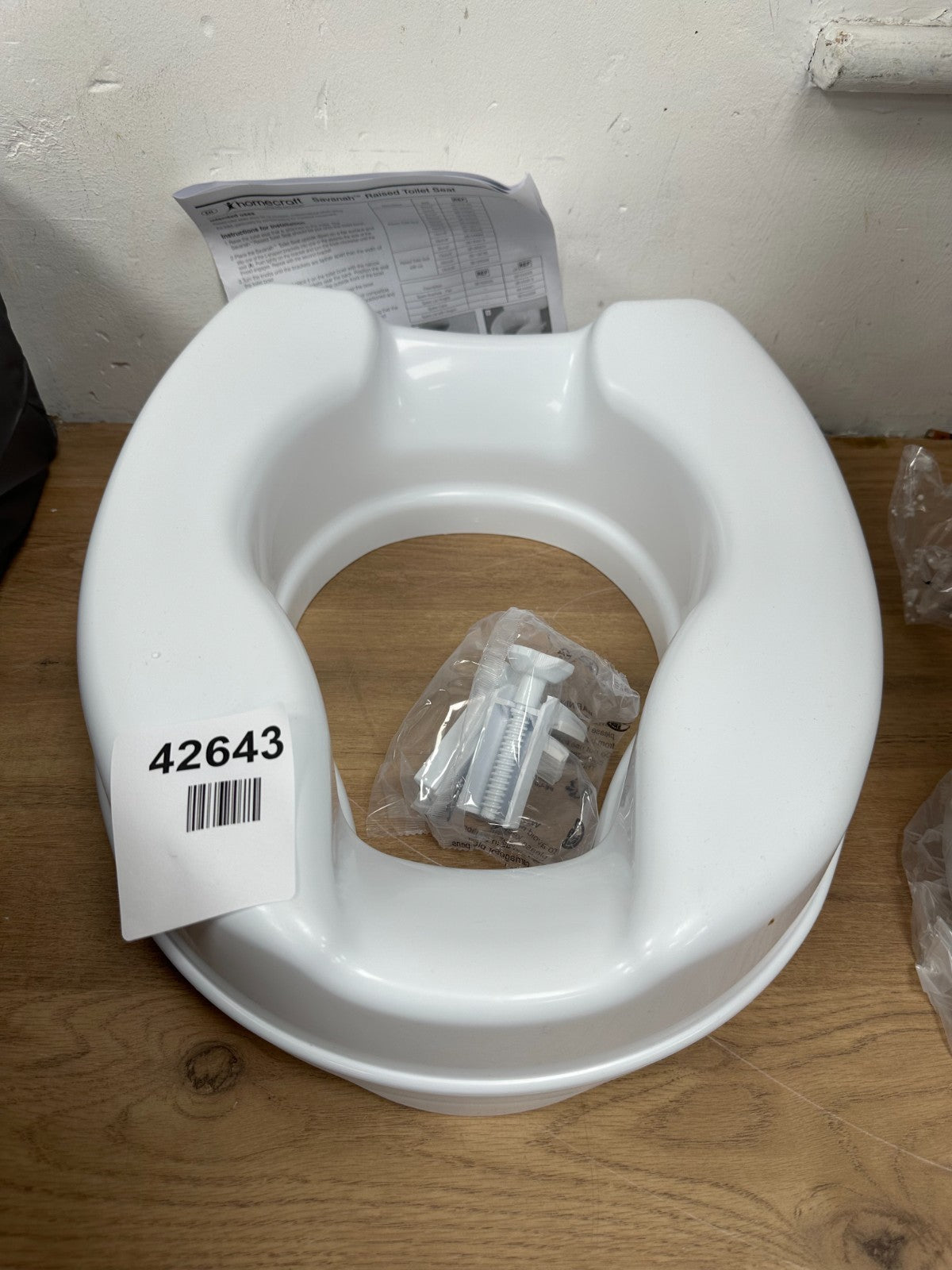 Homecraft Savanah Toilet Seat with Flap - White, 10cm