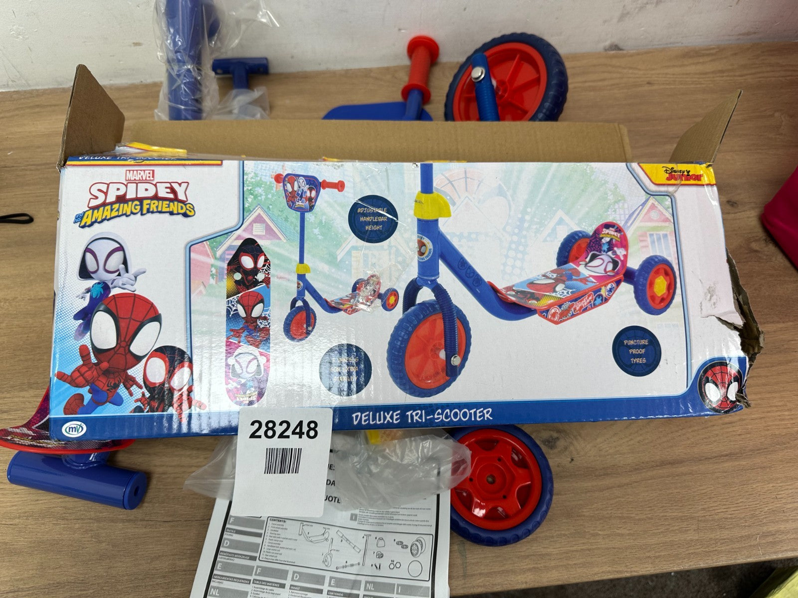 marvel spidey and his amazing friends Deluxe Tri-scooter