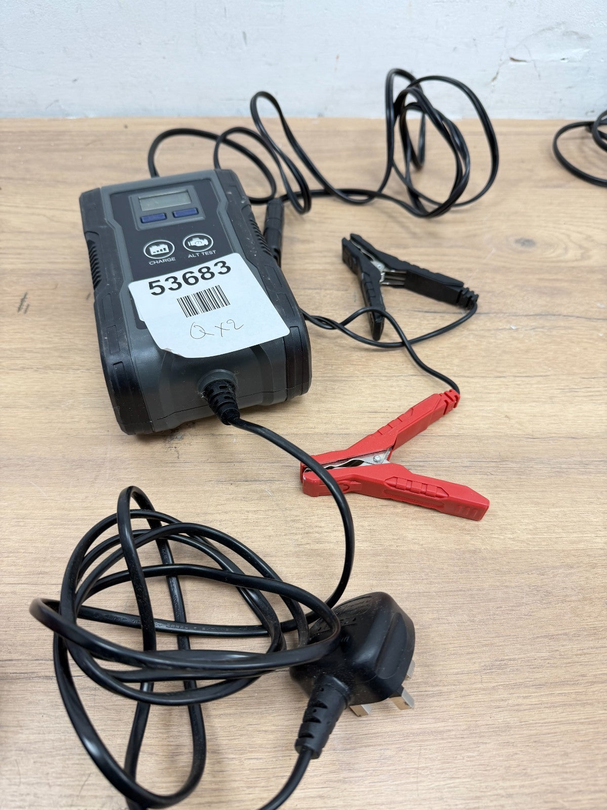 HALFORDS  ADVANCED  battery charger- 5A
