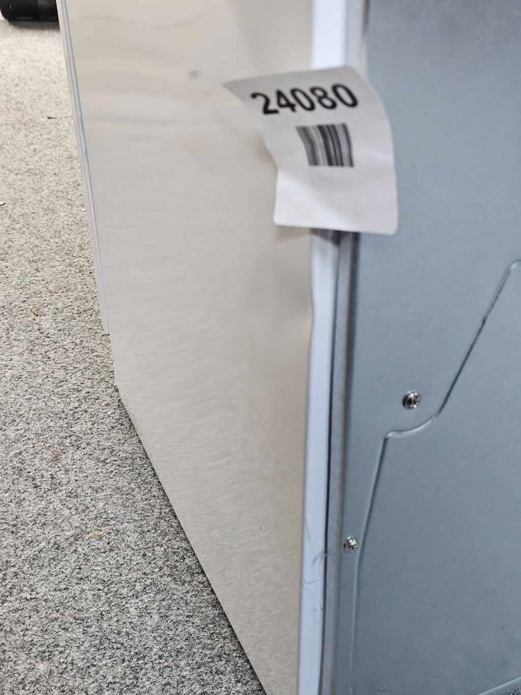 Hotpoint NV4D01P 4kg Freestanding Front Vented Tumble Dryer - Minor dents — New (other) (photo 10)