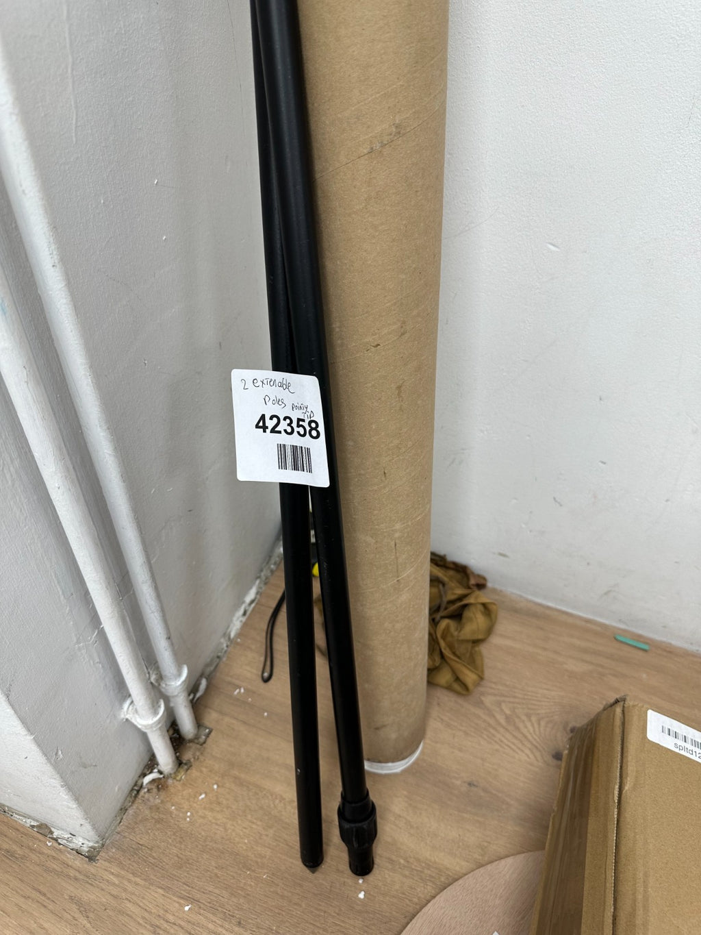 2 Extendable pole pointy tip