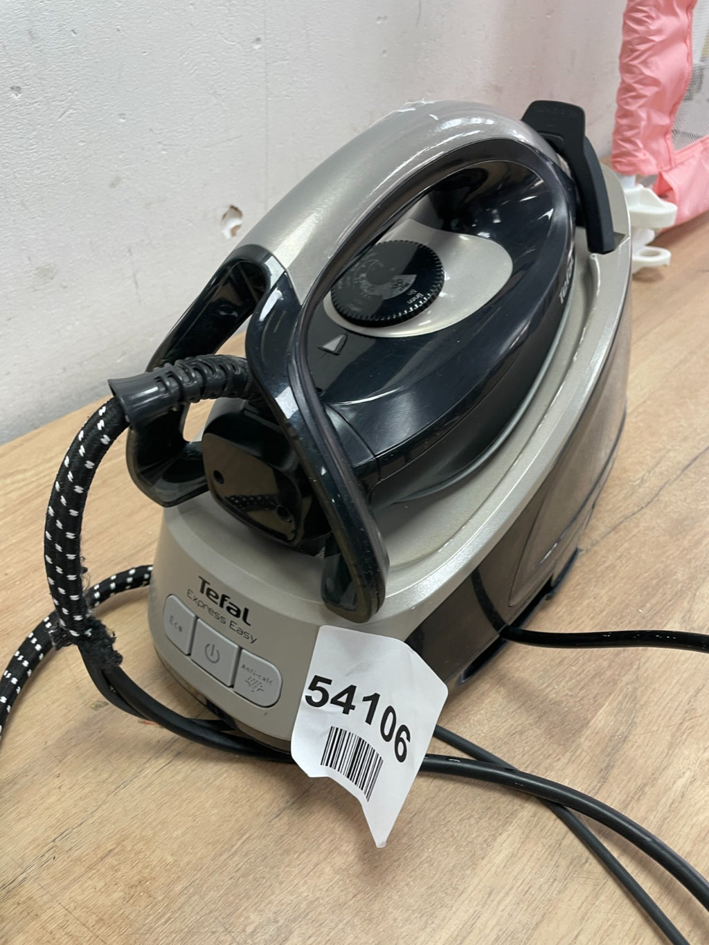 Tefal Express Easy SV6140 Steam Generator Iron - Black & Steel Grey — Used (photo 3)