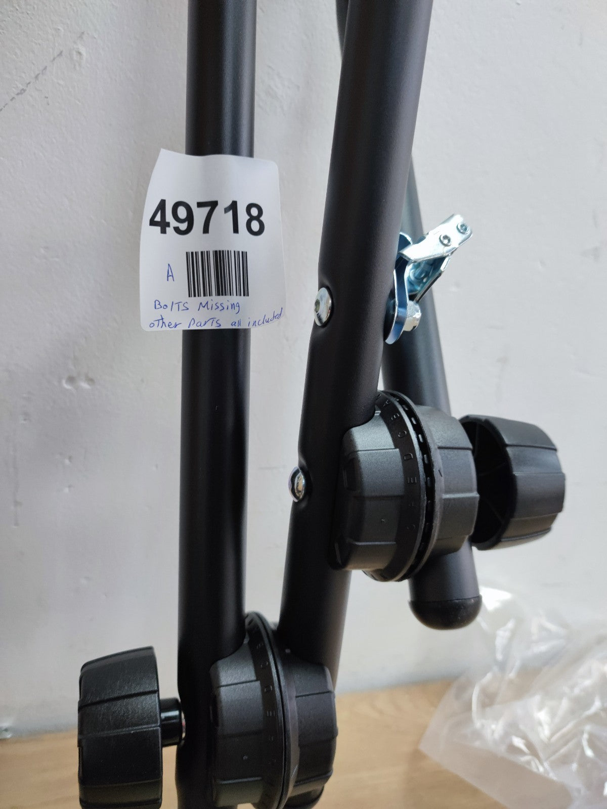 Halfords 3 Bike Rear Mounted Bike Rack Cycle Carrier- Bolts missing