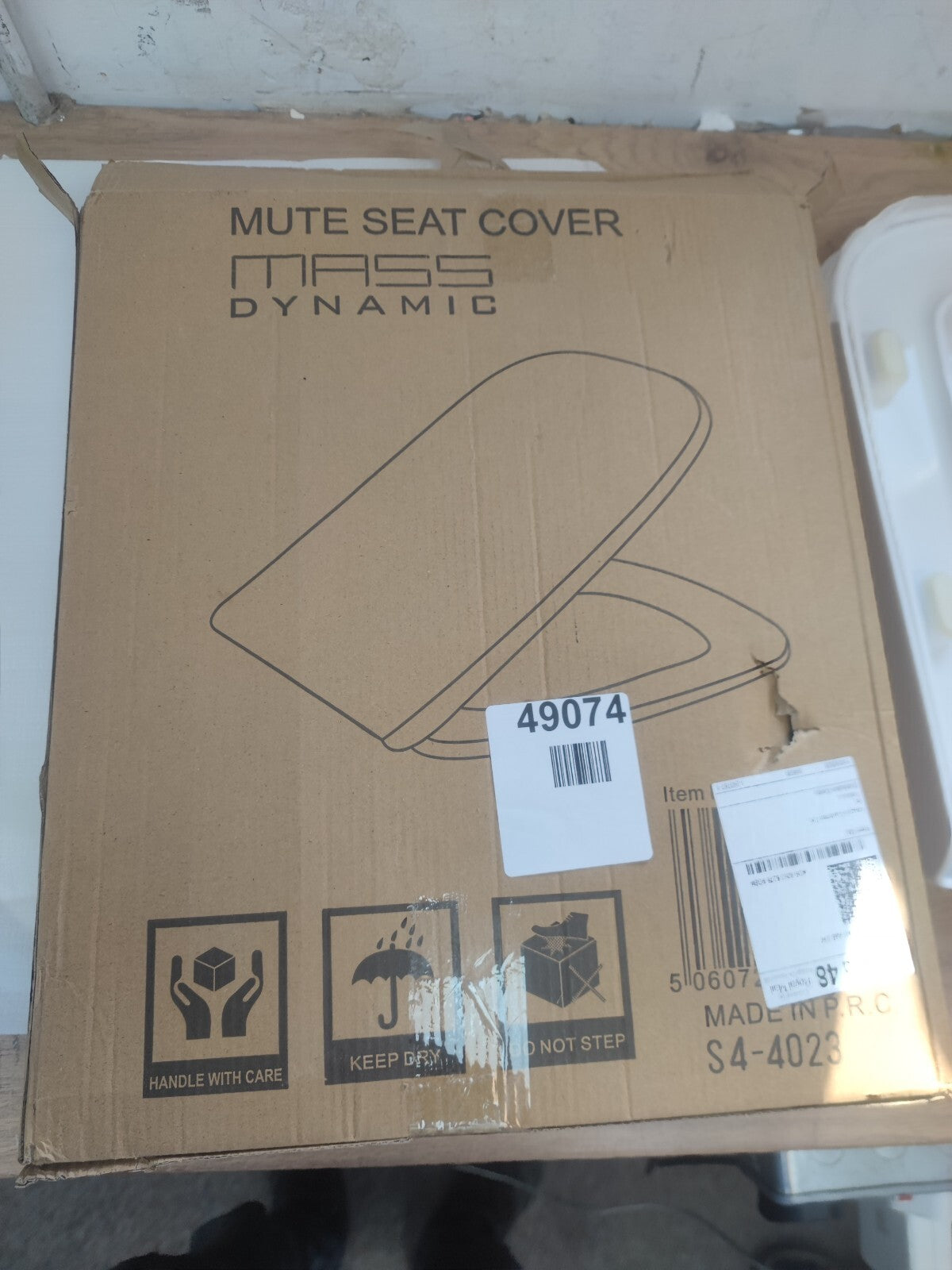 Mass dynamic mute toilet seat cover soft touch