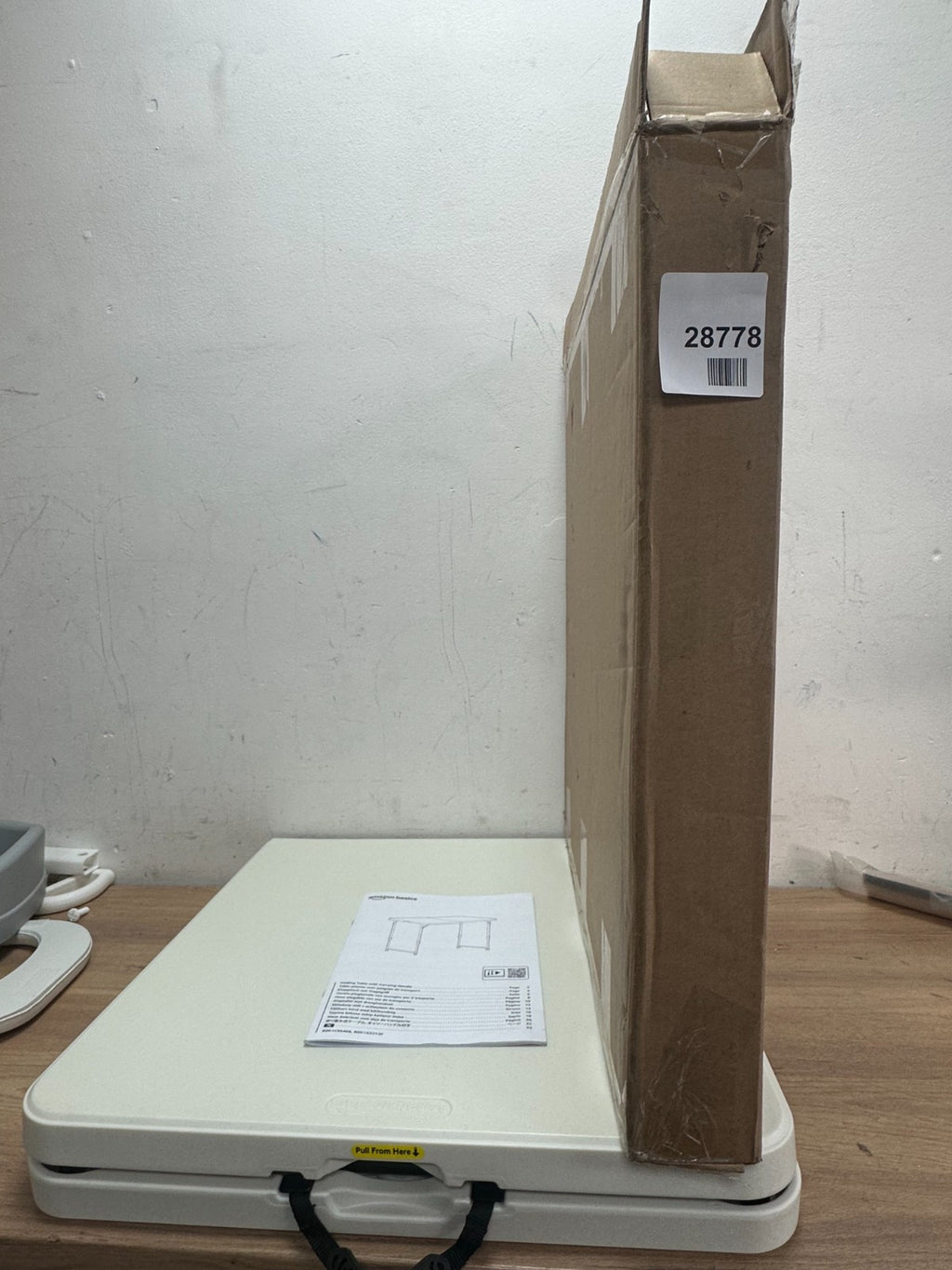 Amazon basics folding table with carrying handle