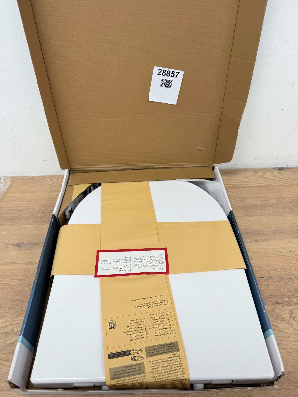 Schutte Toilet Seat D-Shaped WHITE with Soft Close and Quick Release