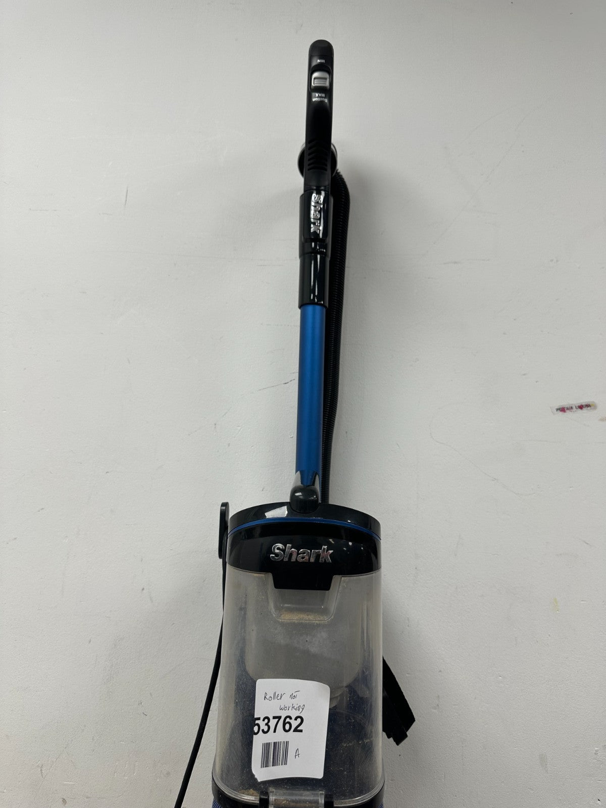 Shark NV602UK Lift-Away Upright Vacuum Cleaner - Black/Blue