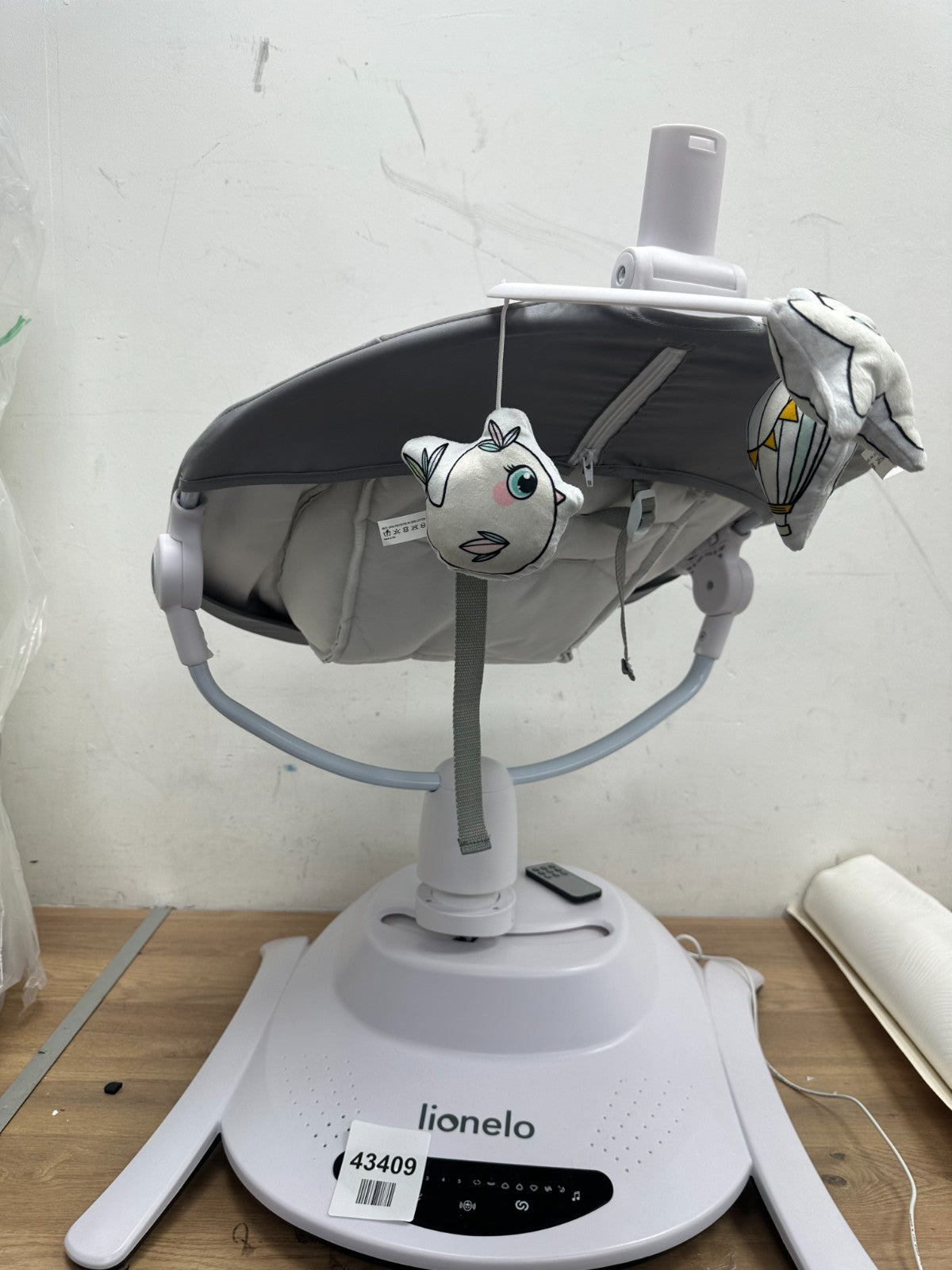 LIONELO Bella Electric Baby Bouncer