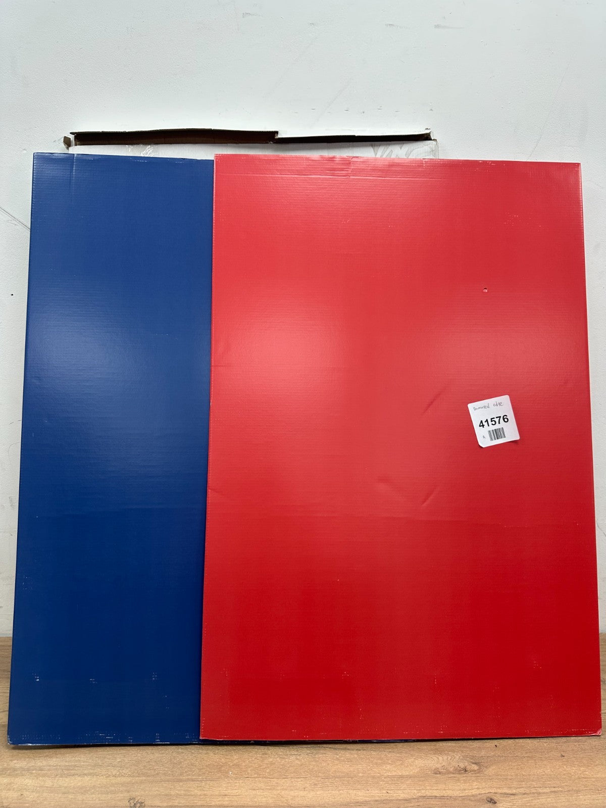 Baker Ross EK710 Tri Fold Display Boards - Pack of 4, 122 x 91cm- damaged sheets — New (other) (photo 3)