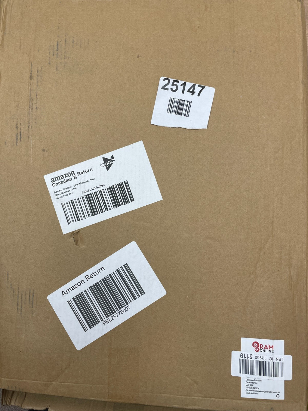 Toilet seat - Missing Fittings