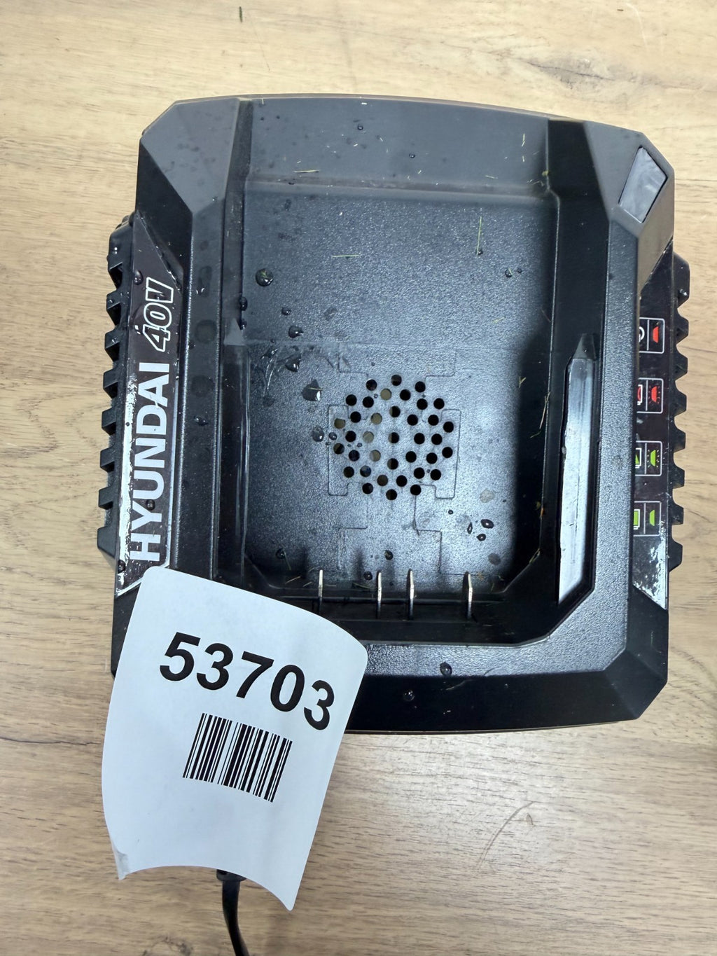 Hyundai HYBAT40Li25 Lithium-Ion Battery 40V 2.5Ah battery and charger