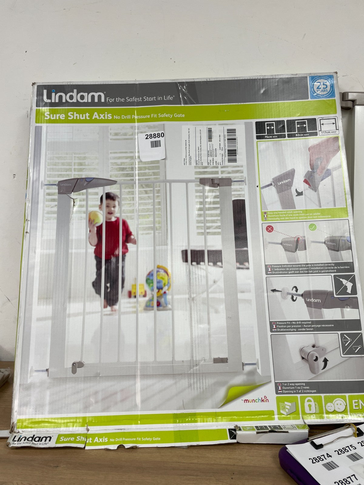 Lindam Sure Shut Axis 76-82cm Pressure Fit Safety Gate - White