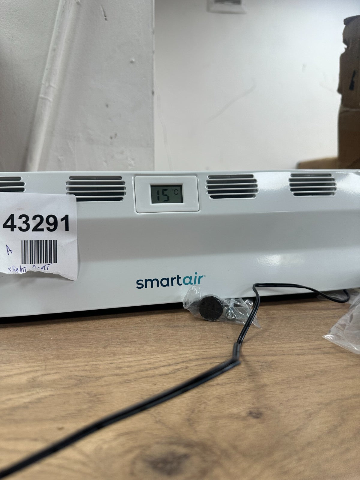 SmartAir BOOST Radiator Fan In White - SY-TV05- Slight dent