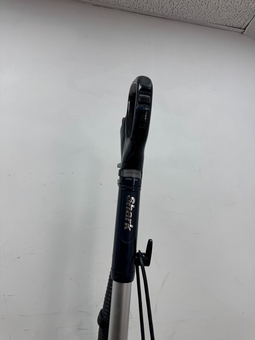 Shark Lift-Away Powered Upright Vacuum Cleaner - Grey (NV620UKT)