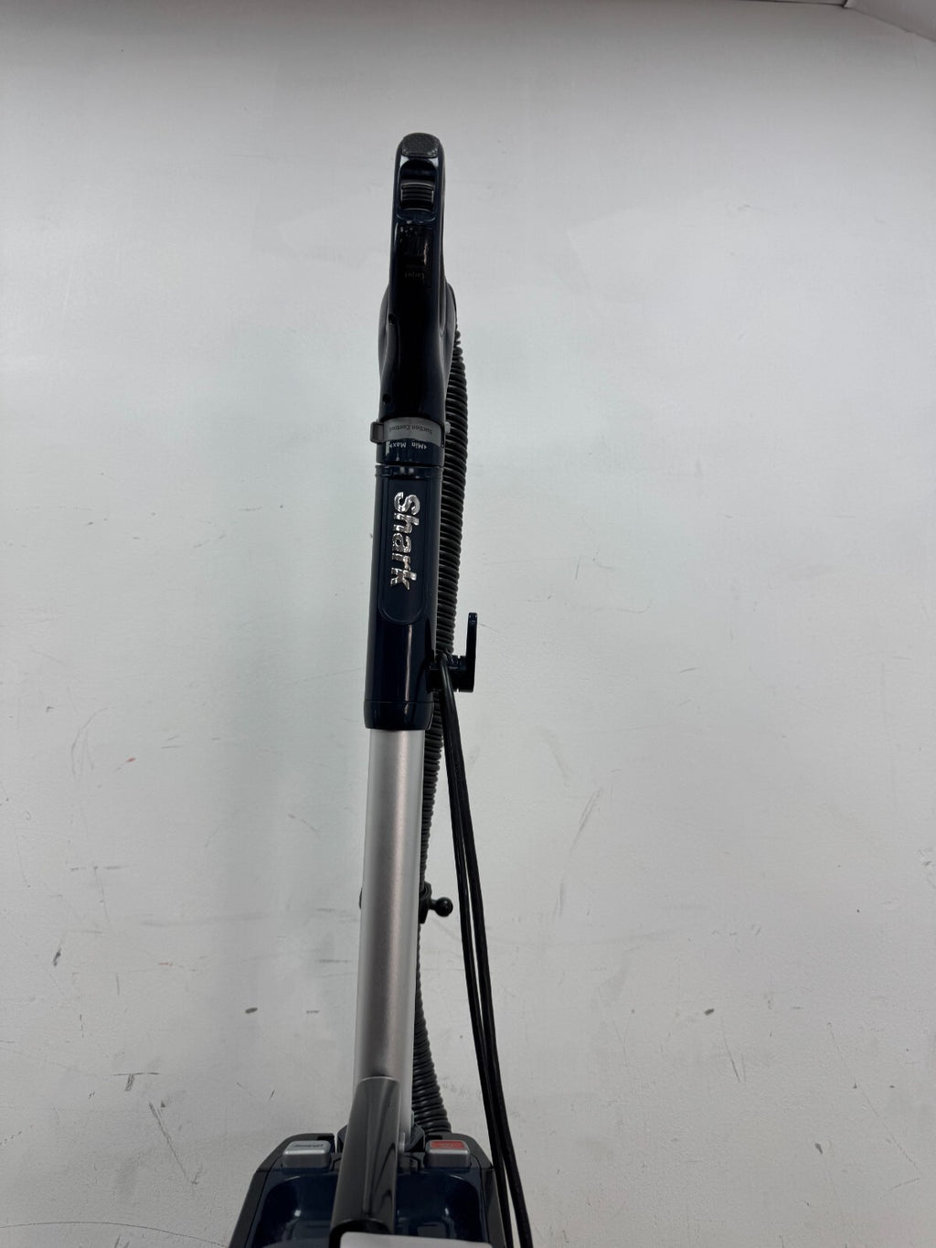 Shark Lift-Away Powered Upright Vacuum Cleaner - Grey (NV620UKT)