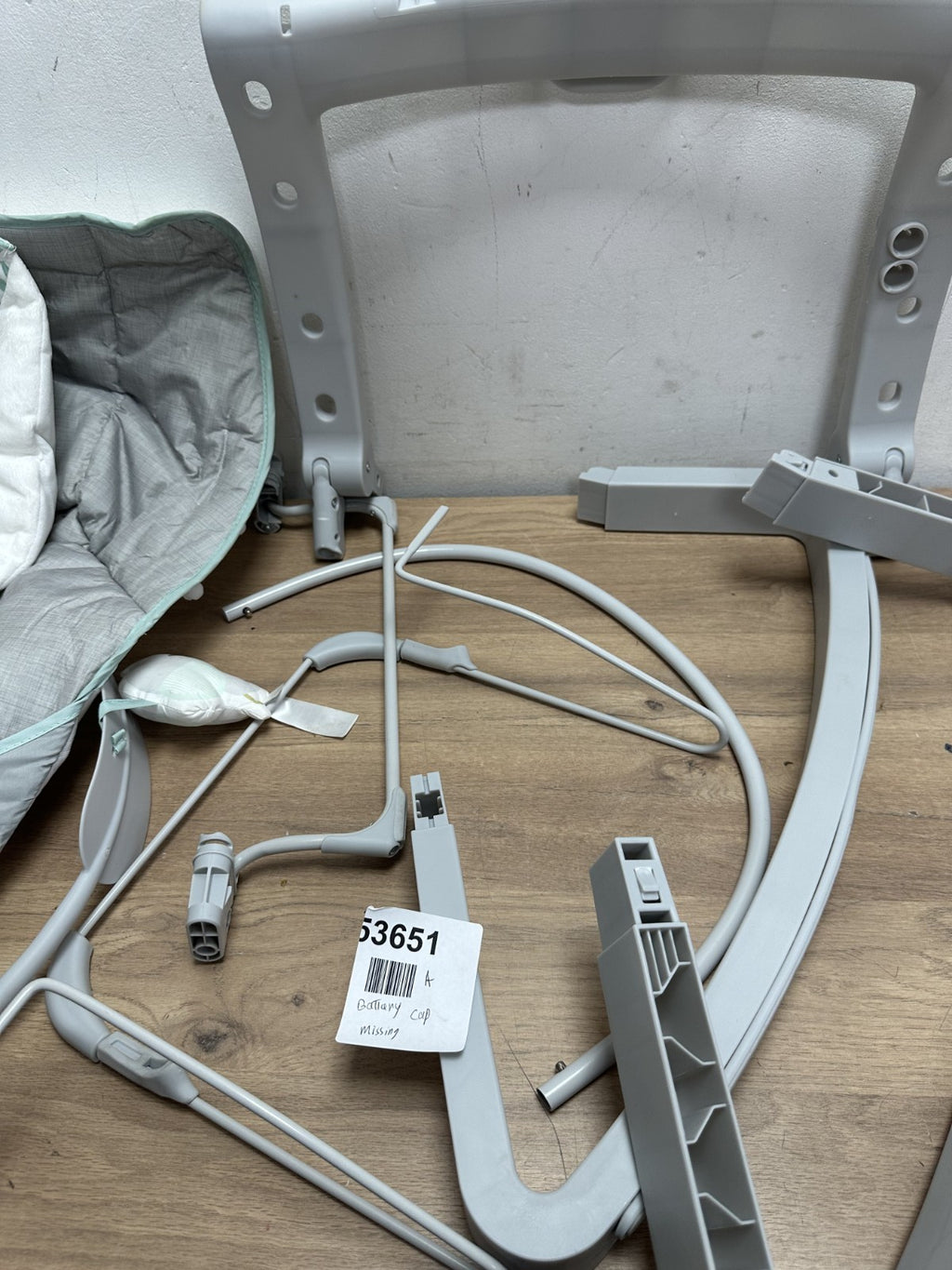 QPlay Cosy premier tricycle - Battery cap missing