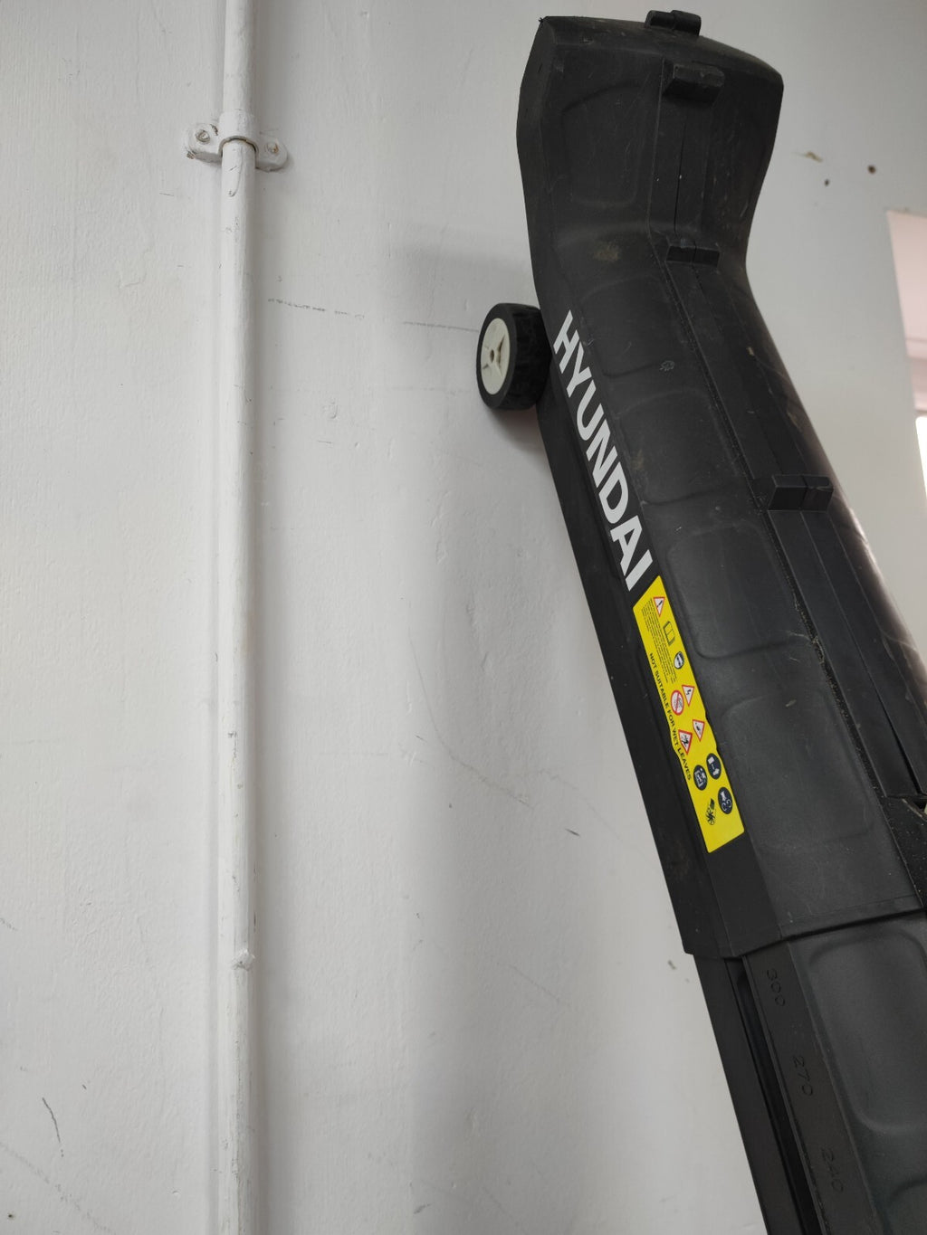 Hyundai Electric Leaf Blower Blower Vacuum & Mulcher HYBV3000E - No Dust Bag