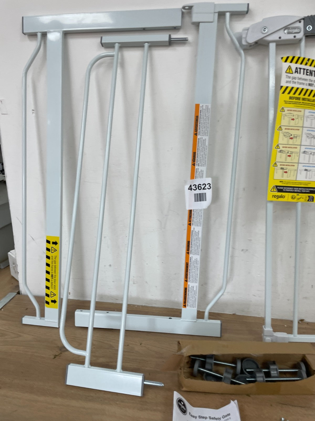 REGALO EASY STEP SAFETY GATE METAL WALK-THROUGH MODEL 1160E DS WHITE — New (other) (photo 3)