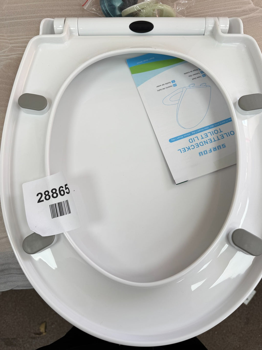 SURFOU Toilet Seat Soft Close White, Oval Shape Lid Cover
