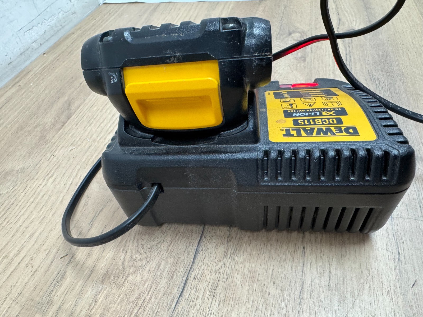 DEWALT DCB115 XR Multi-Voltage Battery Charger (DCB115-GB)